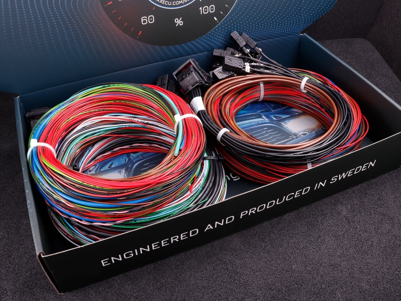 MaxxECU PRO PREMIUM (ECU, harnesses, accessories and LSU 4.2)