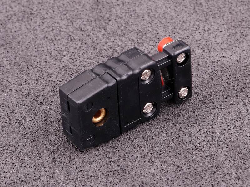 EGT connectors (black), mini-K connector