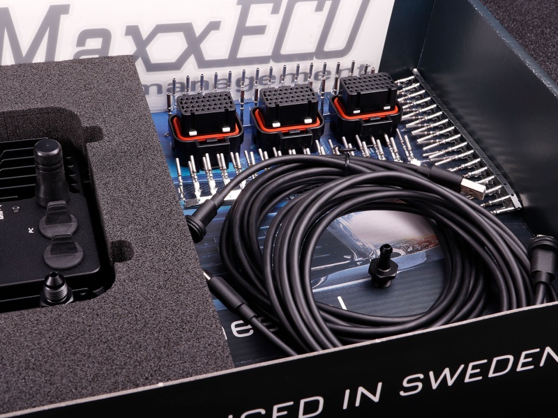 MaxxECU GEN2 TRACK, with connector kit.