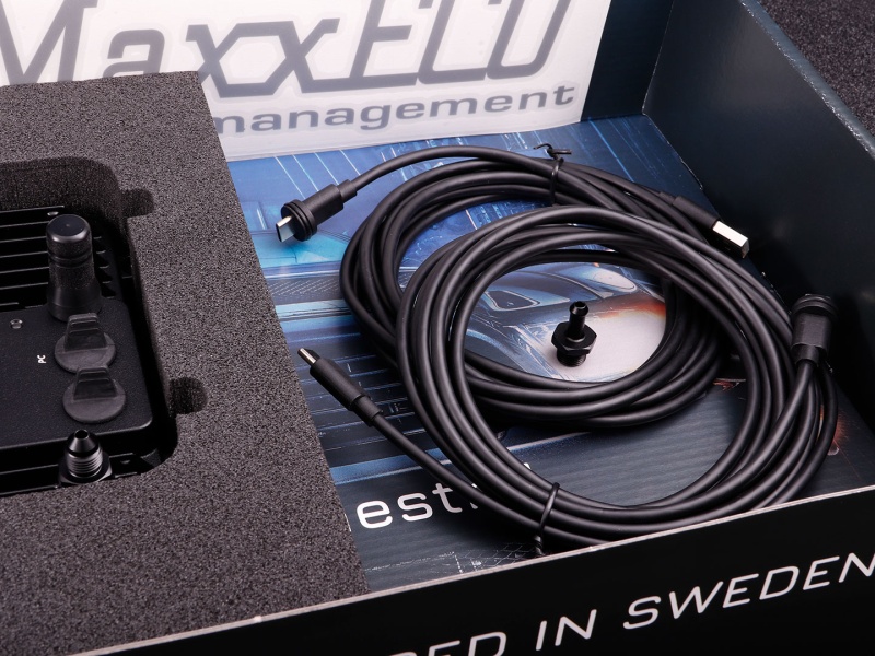 MaxxECU GEN2 TRACK, unit with basic accessories in box